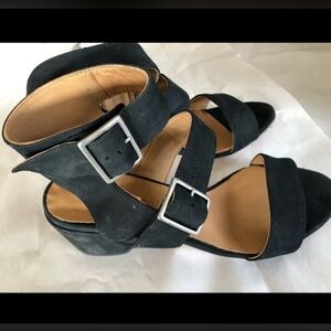 MADE IN ITALY SUEDE SANDLES